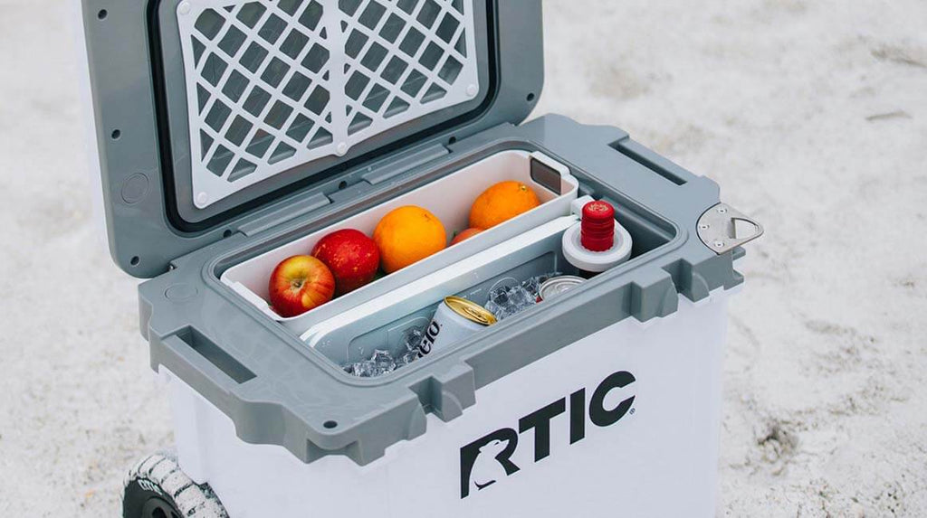 22 QT Ultra-Light Wheeled Cooler